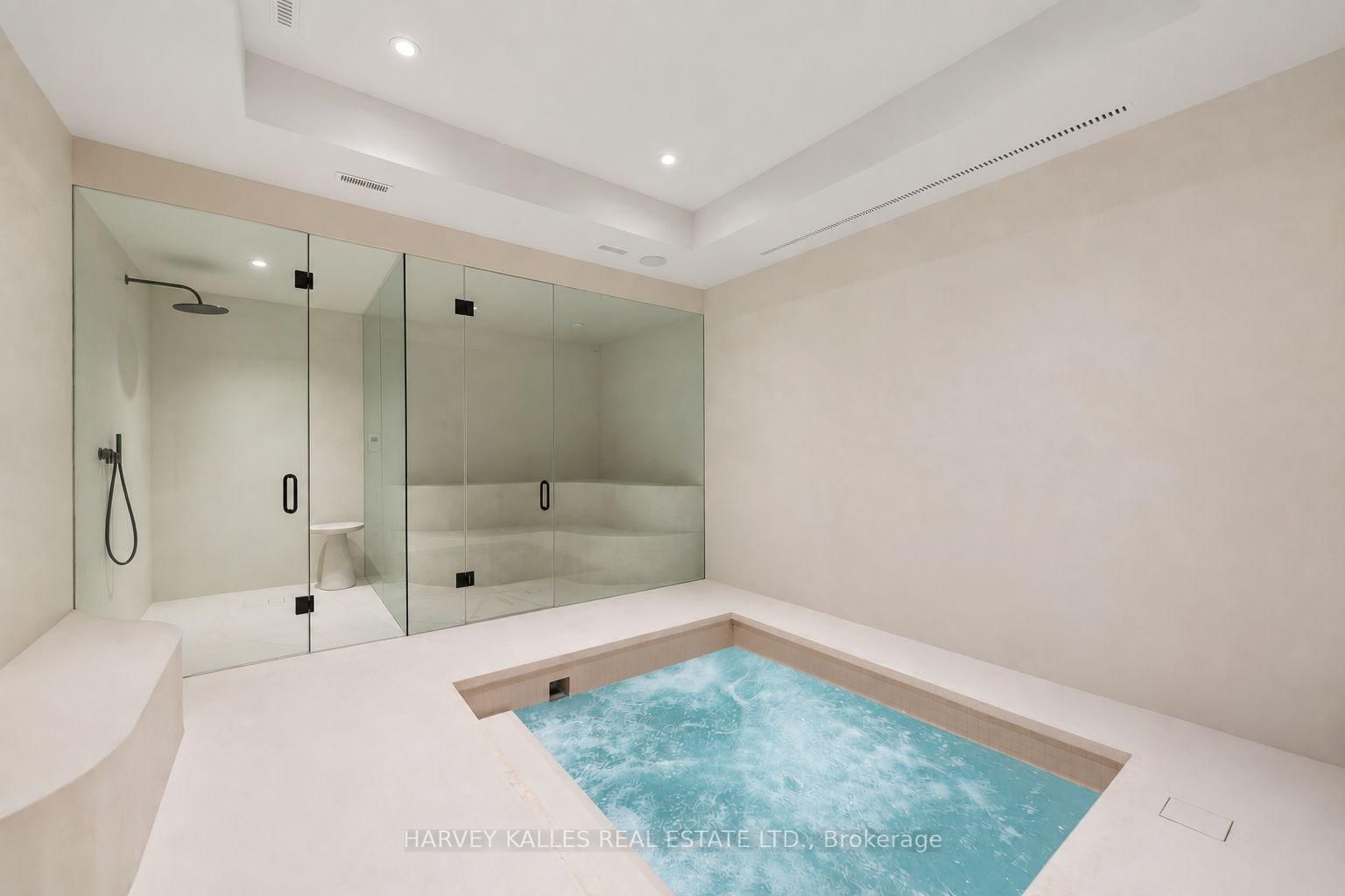 424 Lytton Boulevard • Toronto, ON photo 20