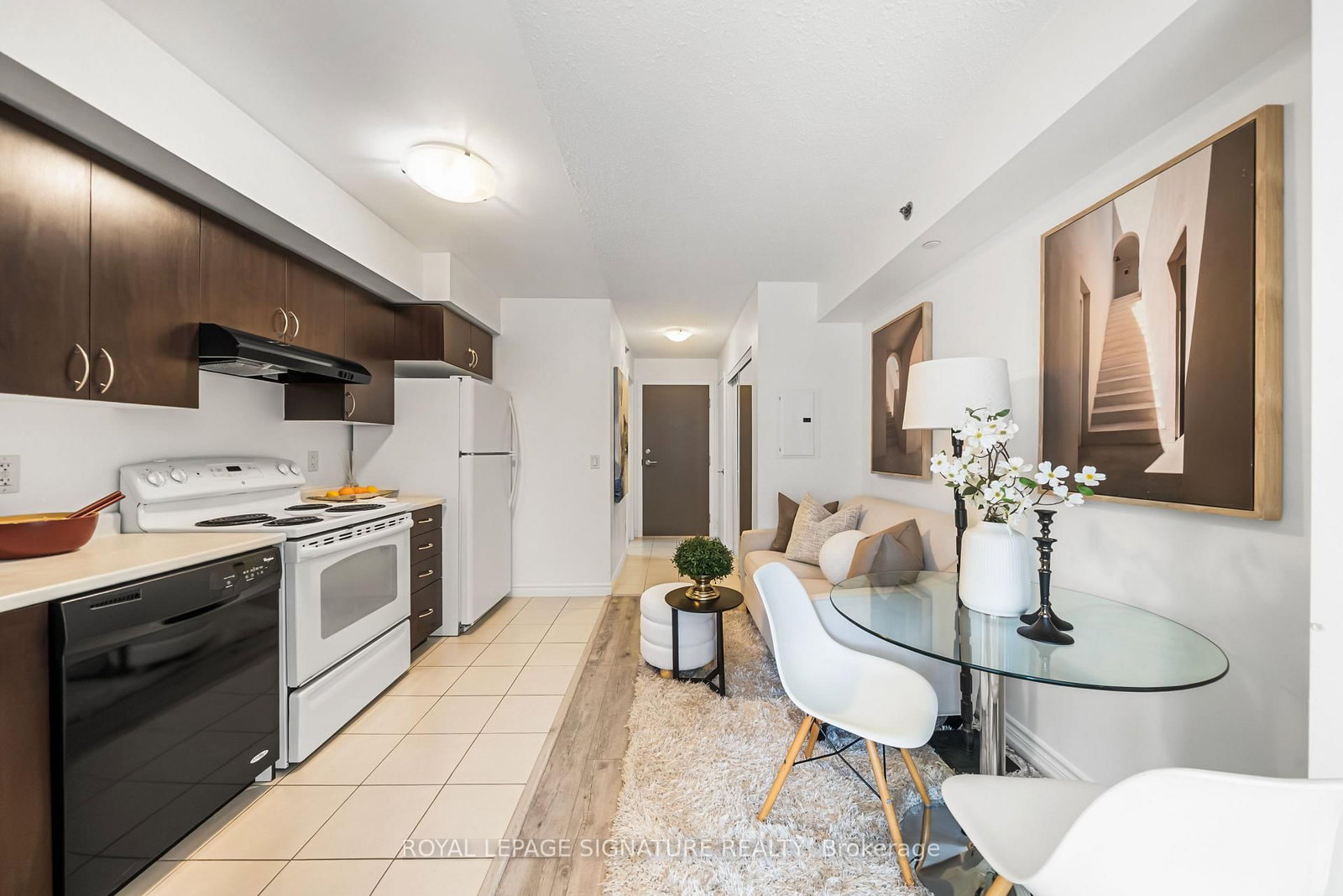 35 Saranac Boulevard • #721 • Toronto, ON photo 3