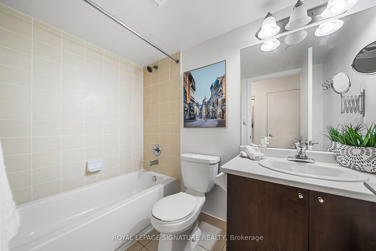 35 Saranac Boulevard • #721 • Toronto, ON photo 9