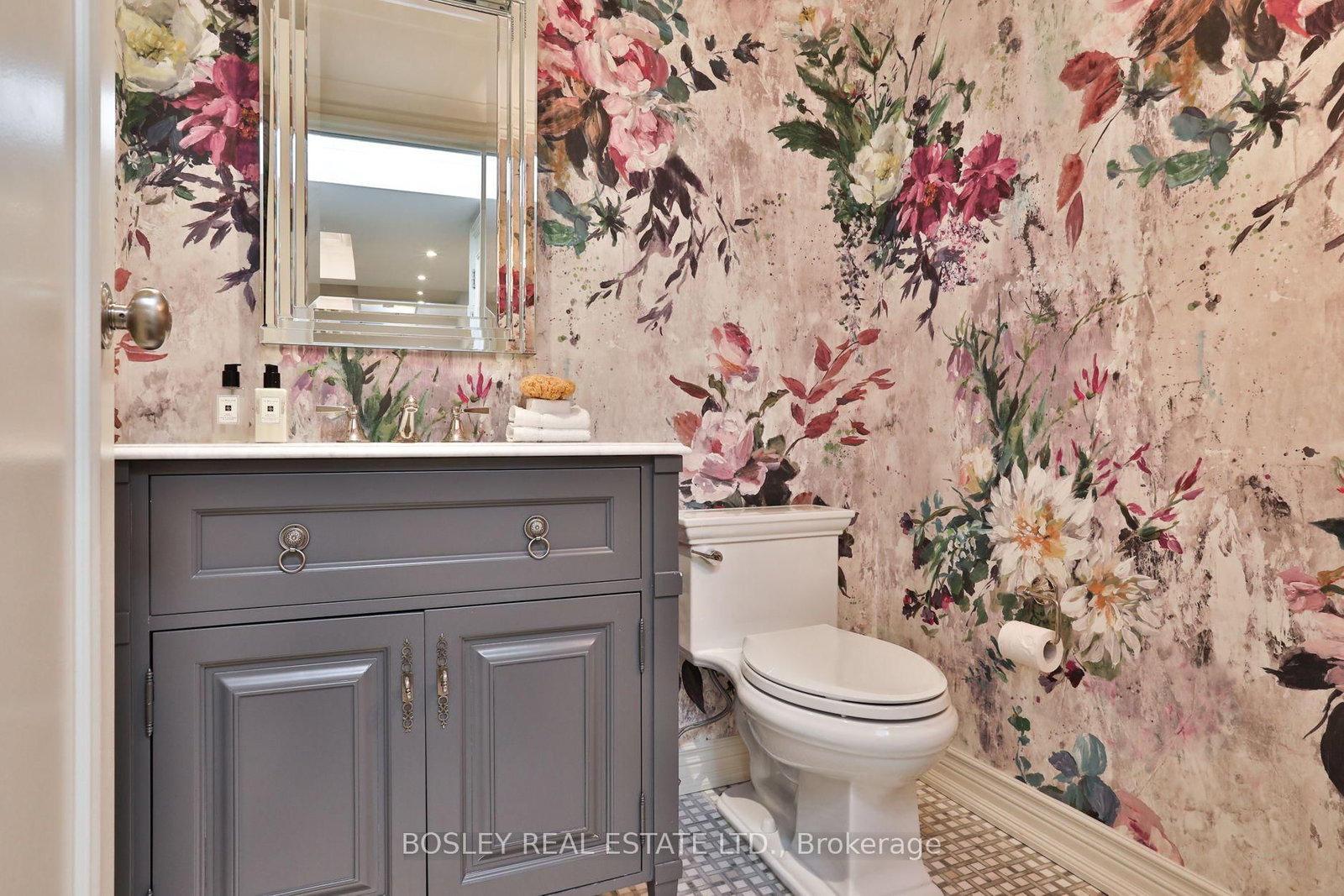 4 Lowther Avenue • #101 • Toronto, ON photo 10