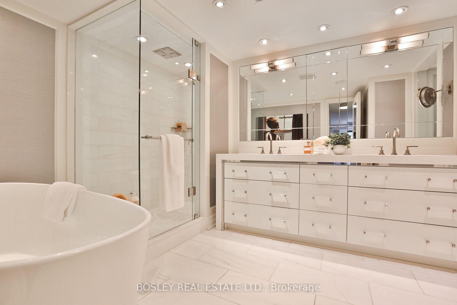 4 Lowther Avenue • #101 • Toronto, ON photo 23