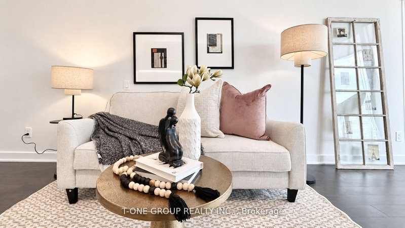 19 Bathurst Street