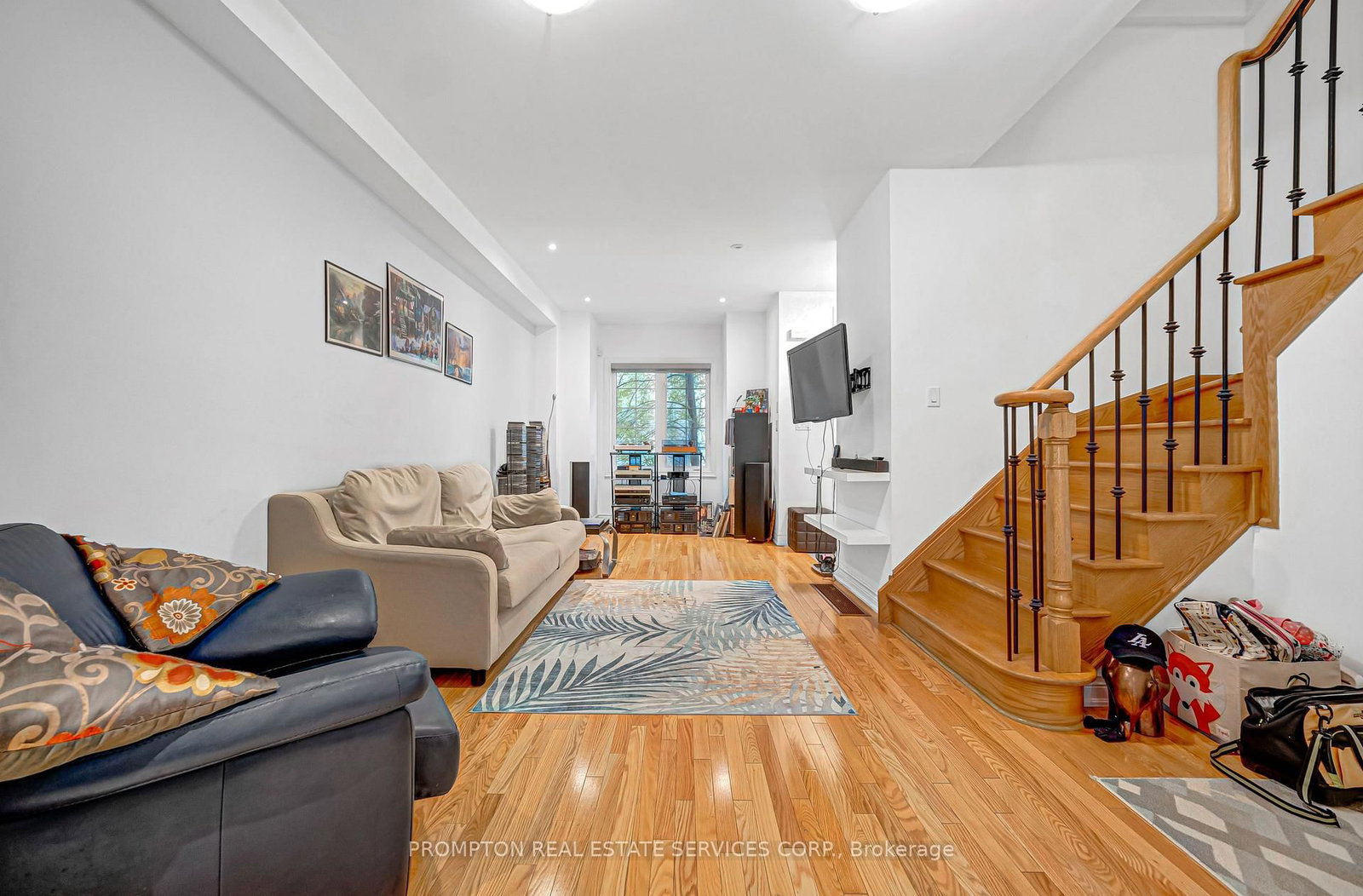 13 Flook Lane • Toronto, ON photo 3