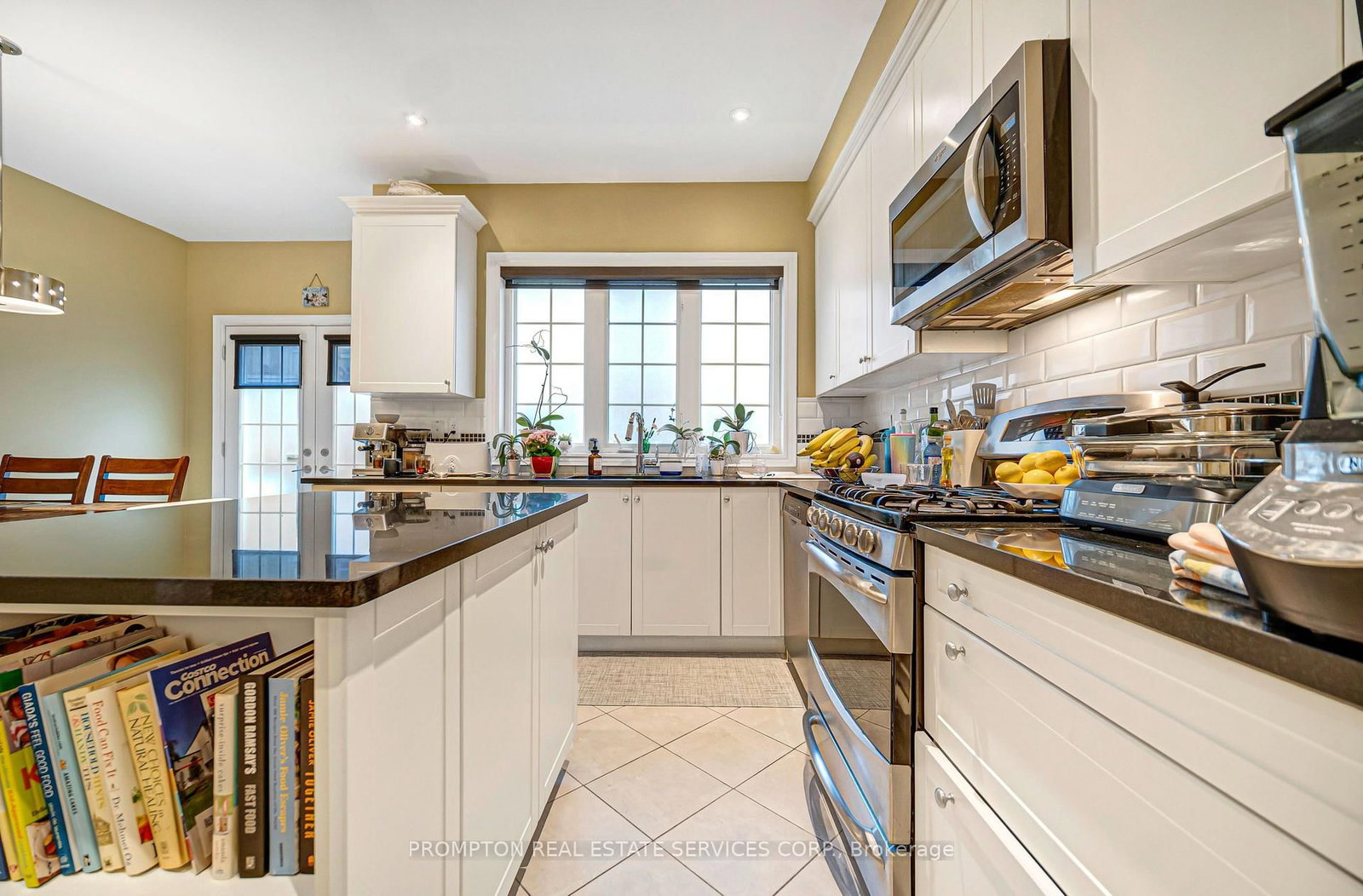 13 Flook Lane • Toronto, ON photo 8