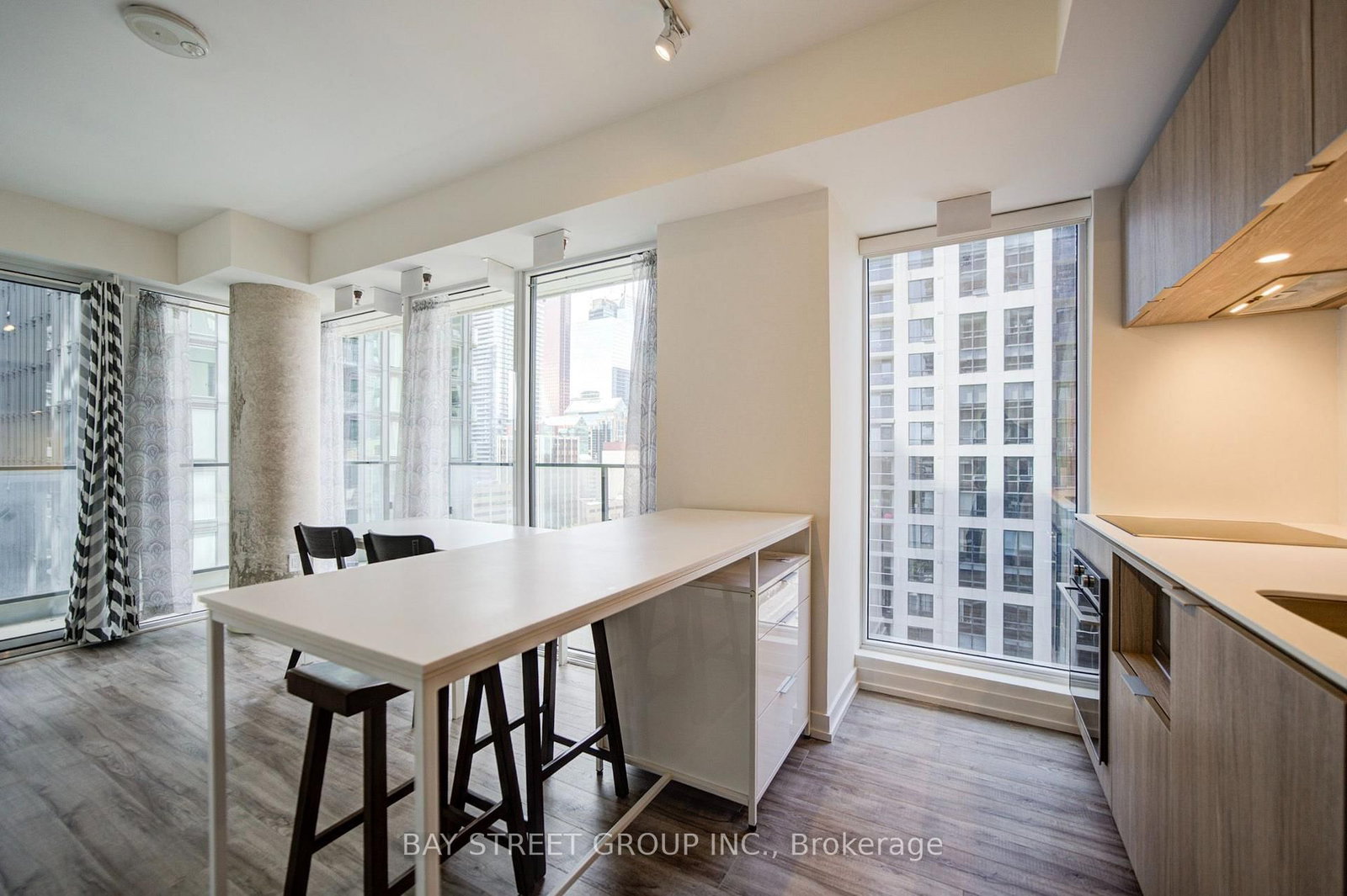 77 Shuter Street • #1802 • Toronto, ON photo 8
