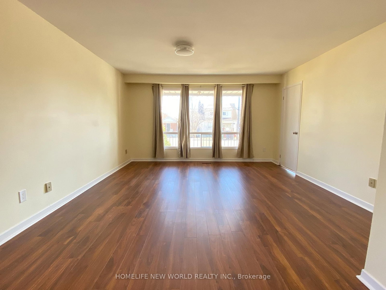 290 Sheppard Avenue W • Toronto, ON photo 1