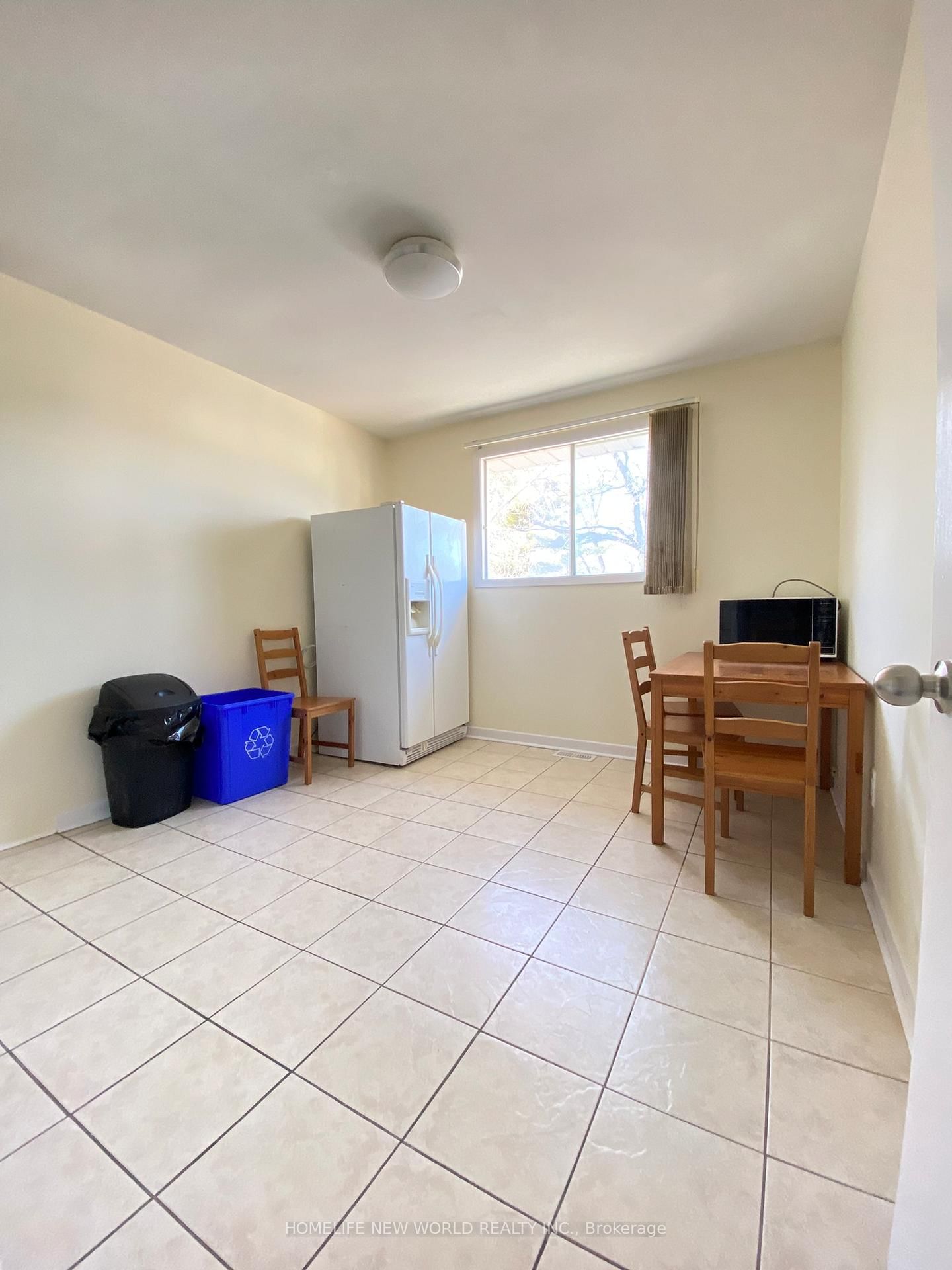 290 Sheppard Avenue W • Toronto, ON photo 10