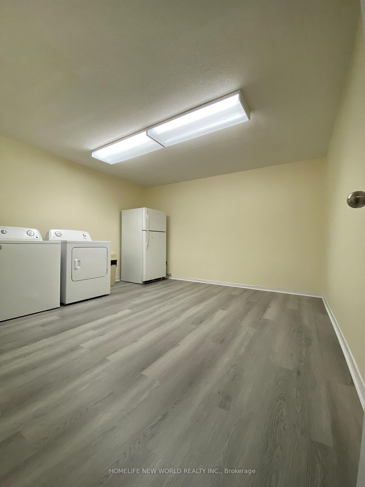 290 Sheppard Avenue W • Toronto, ON photo 14