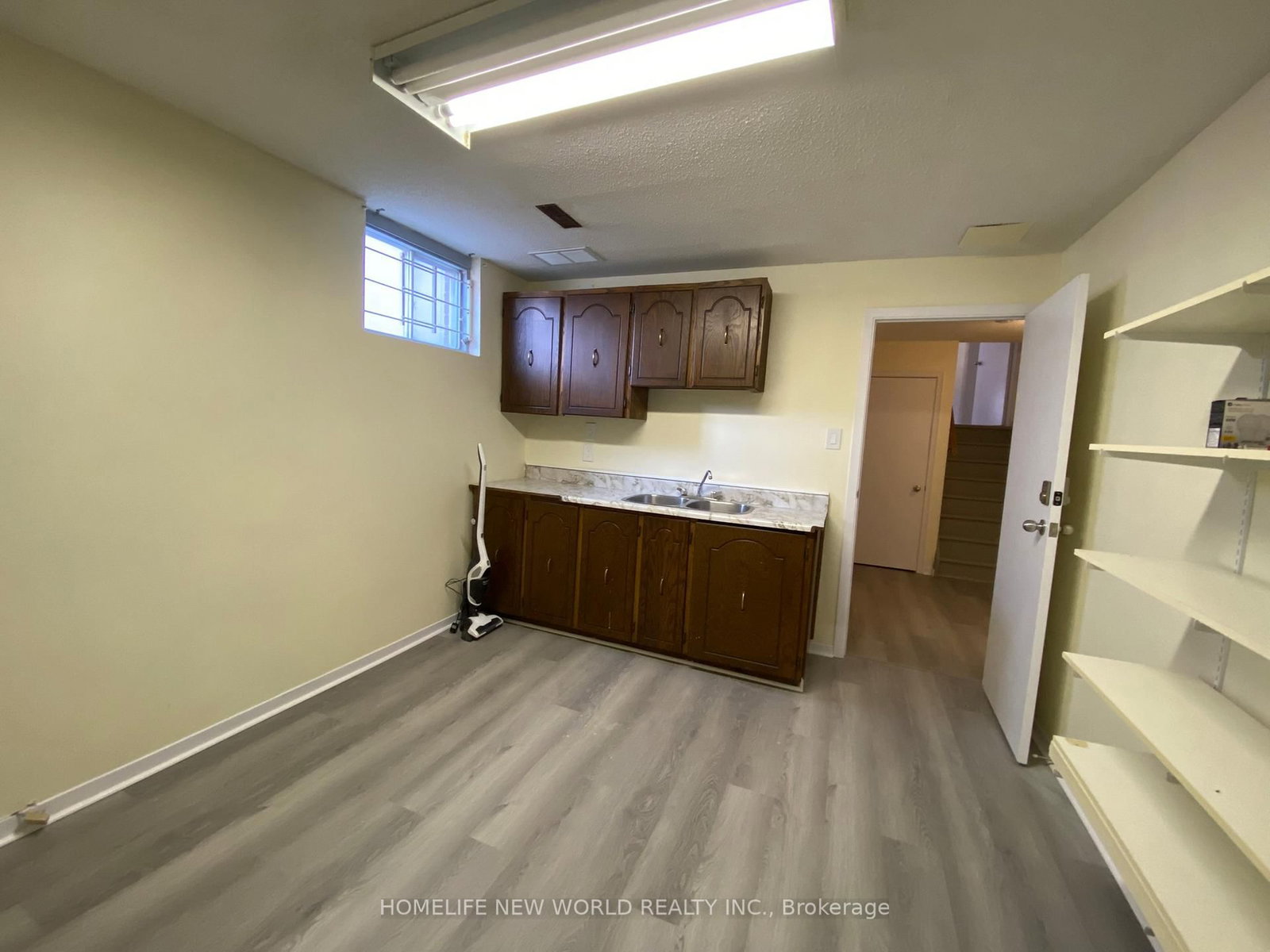 290 Sheppard Avenue W • Toronto, ON photo 17
