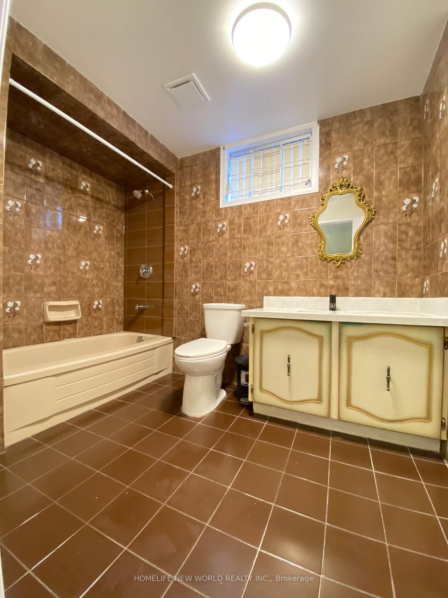 290 Sheppard Avenue W • Toronto, ON photo 19