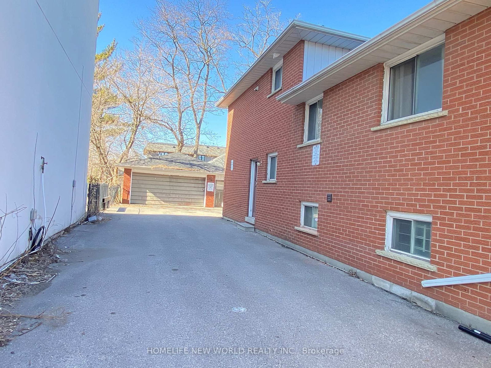 290 Sheppard Avenue W • Toronto, ON photo 24
