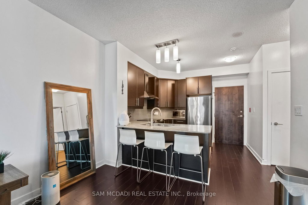 2304 - 18 Harbour Street 5