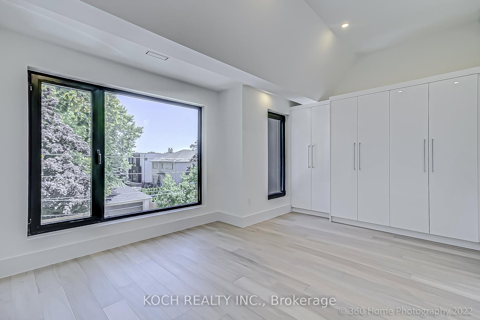184 Falkirk Street • Toronto, ON photo 11