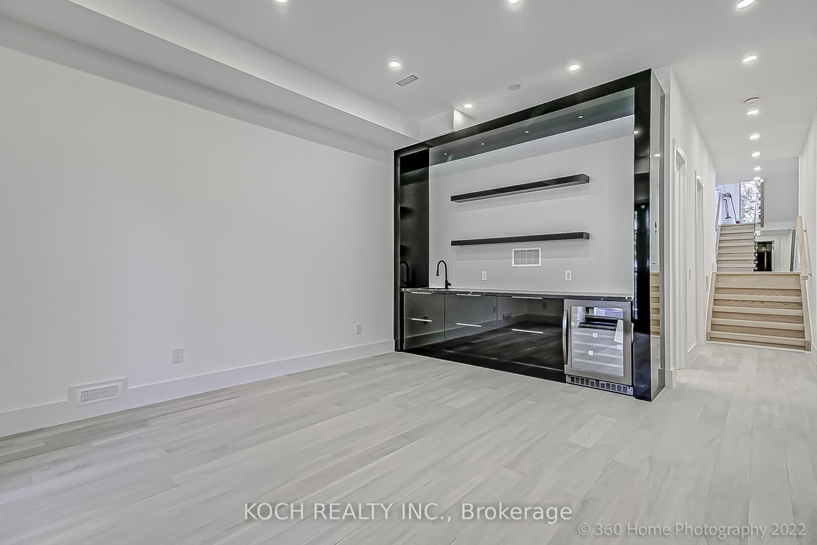 184 Falkirk Street • Toronto, ON photo 5