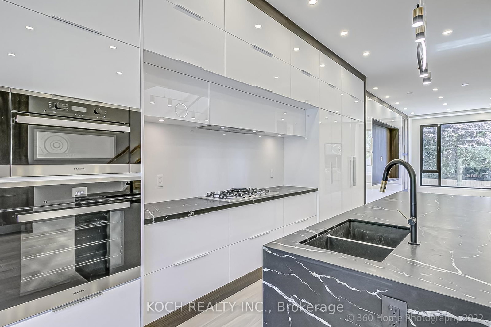 184 Falkirk Street • Toronto, ON photo 7