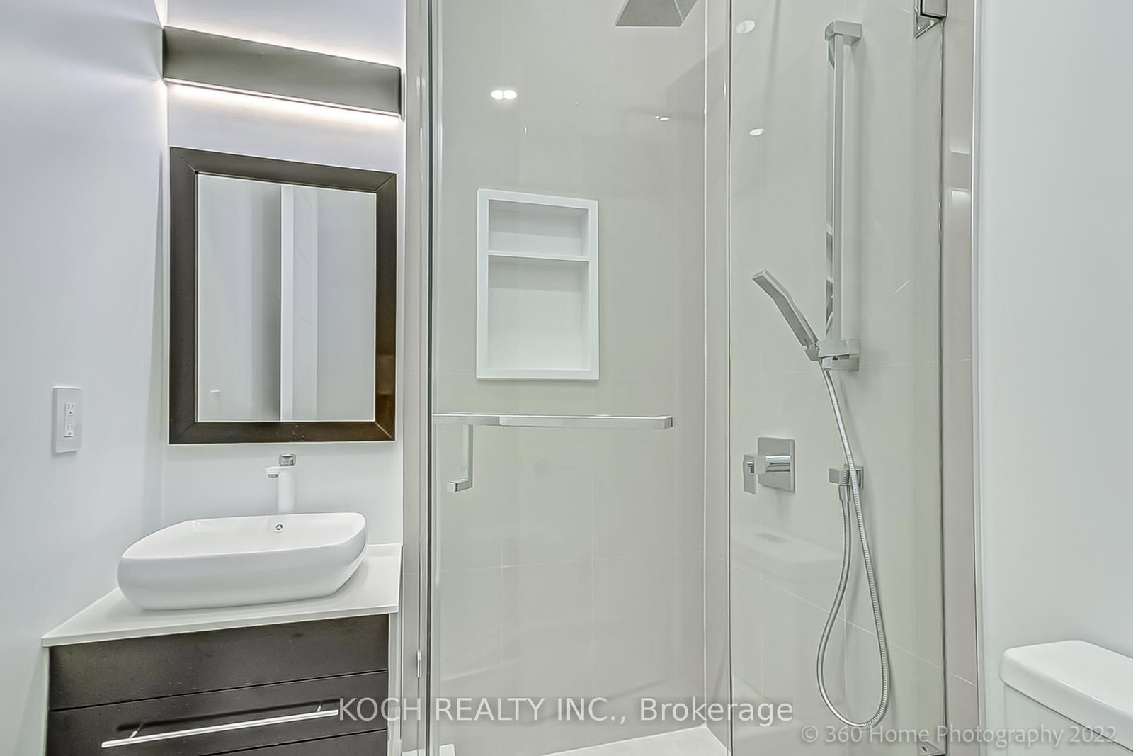184 Falkirk Street • Toronto, ON photo 8