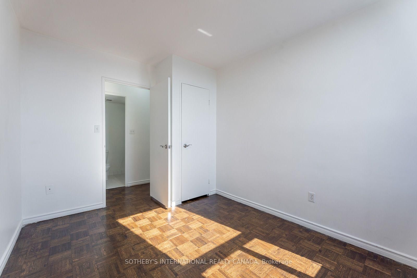 60 Pavane Linkway Way • #706 • Toronto, ON photo 17