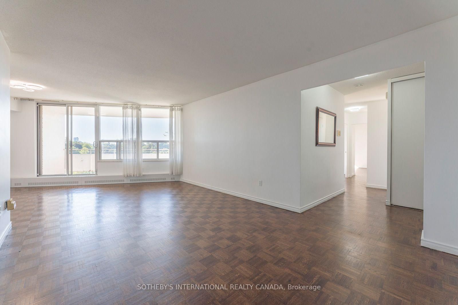 60 Pavane Linkway Way • #706 • Toronto, ON photo 6