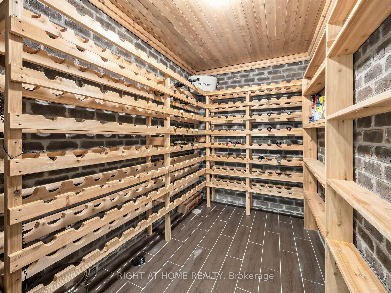 189 Stibbard Avenue • Toronto, ON photo 33