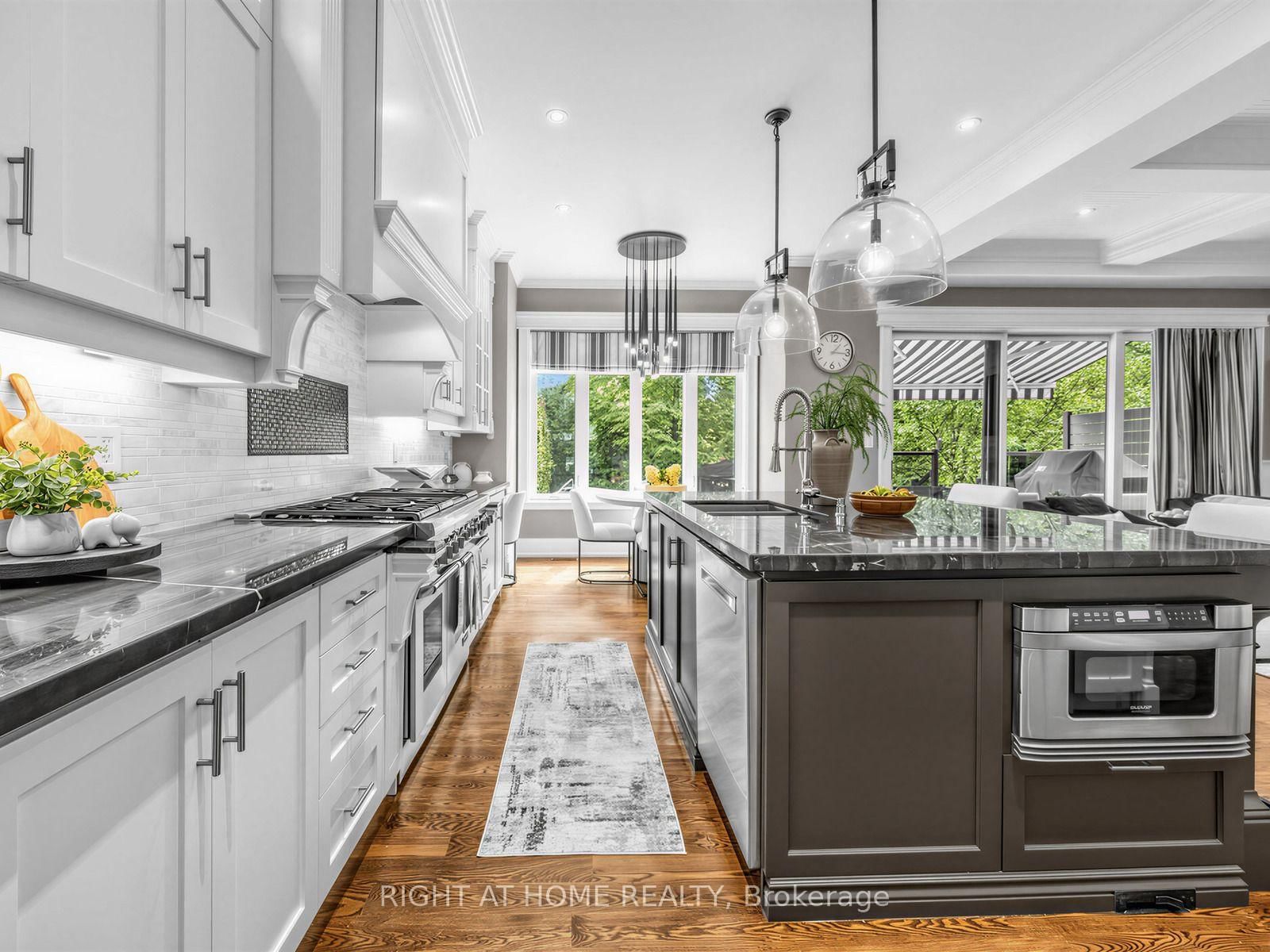 189 Stibbard Avenue • Toronto, ON photo 6