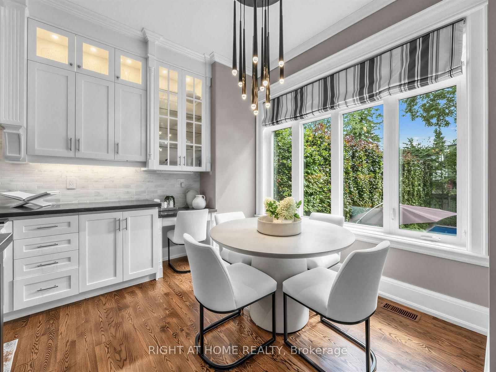 189 Stibbard Avenue • Toronto, ON photo 8
