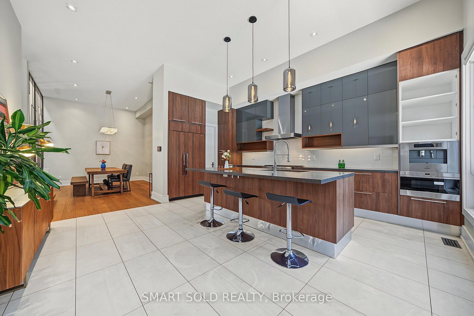 588 Conacher Drive • Toronto, ON photo 18
