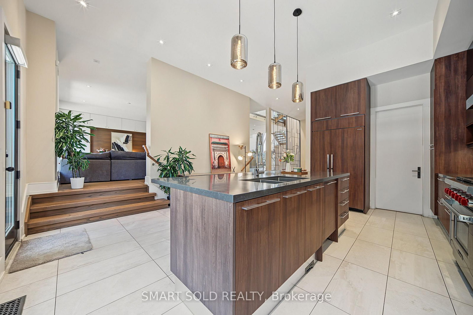 588 Conacher Drive • Toronto, ON photo 19