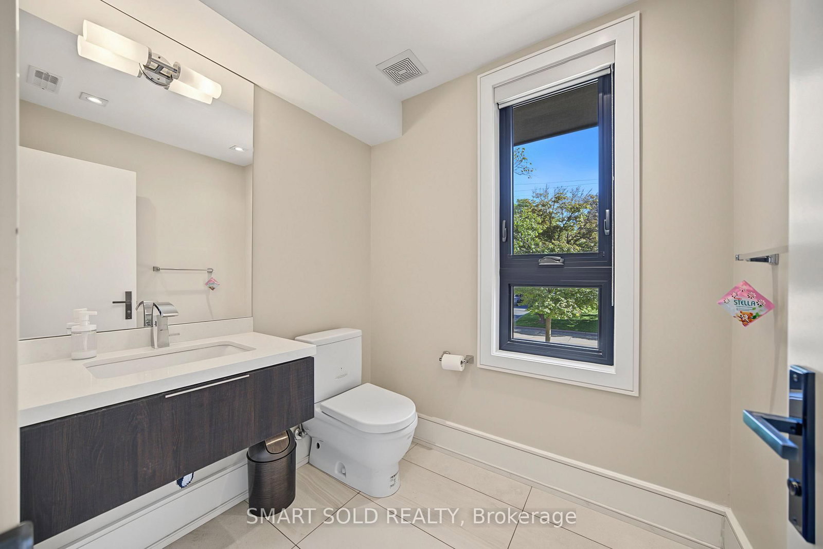 588 Conacher Drive • Toronto, ON photo 23