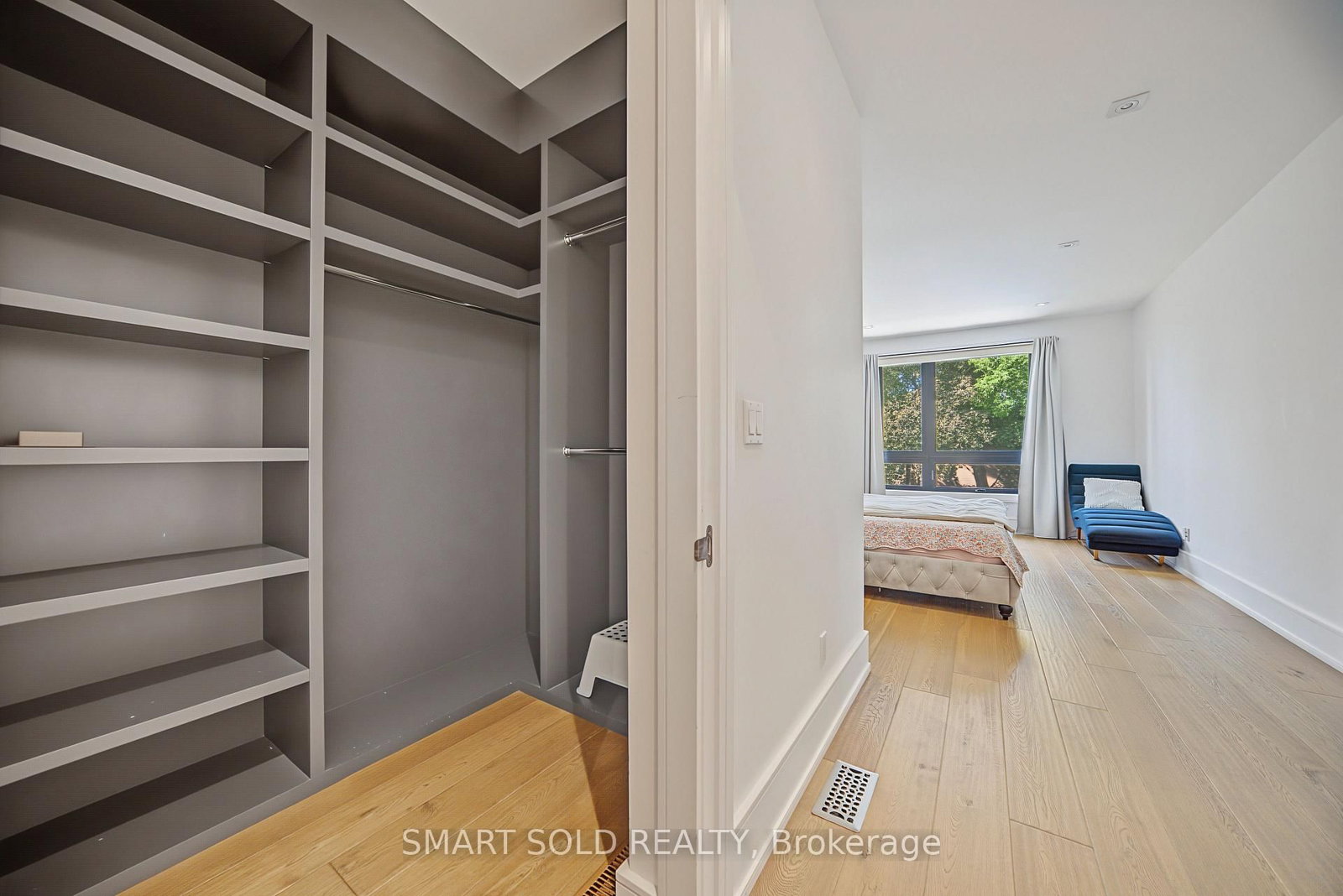 588 Conacher Drive • Toronto, ON photo 29