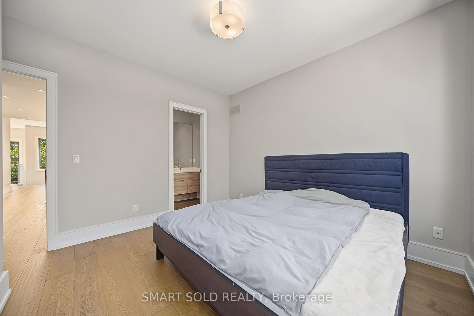 588 Conacher Drive • Toronto, ON photo 32