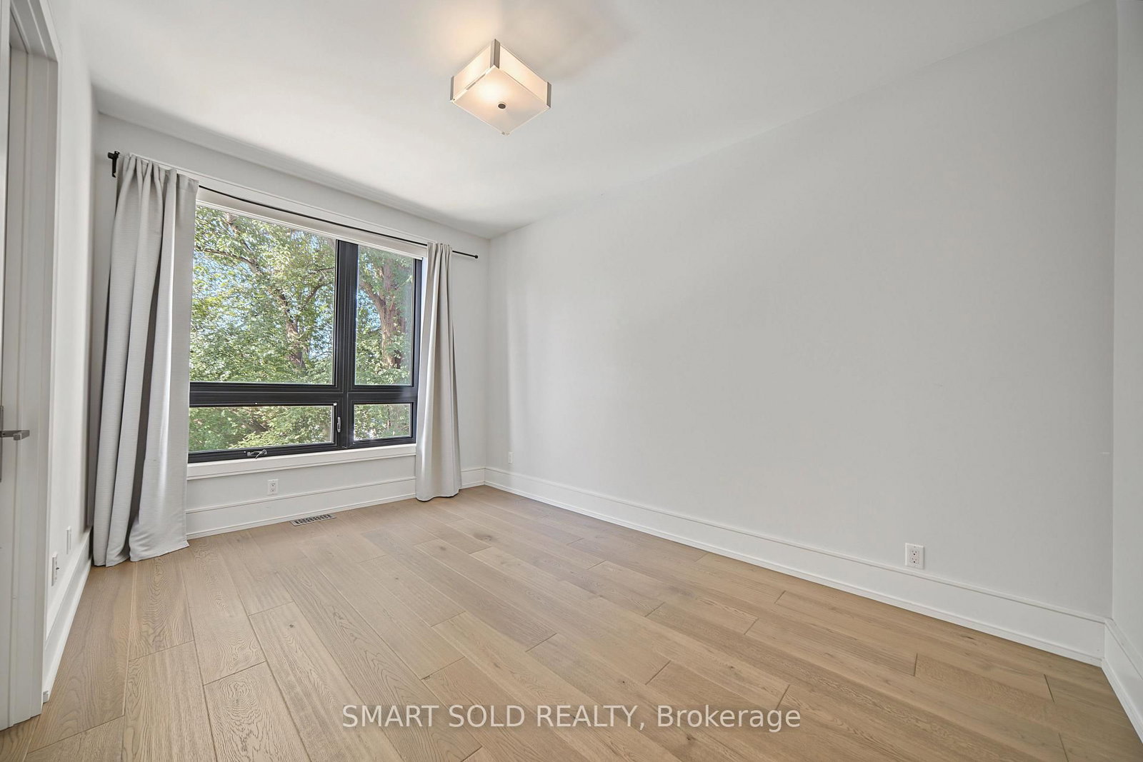 588 Conacher Drive • Toronto, ON photo 34