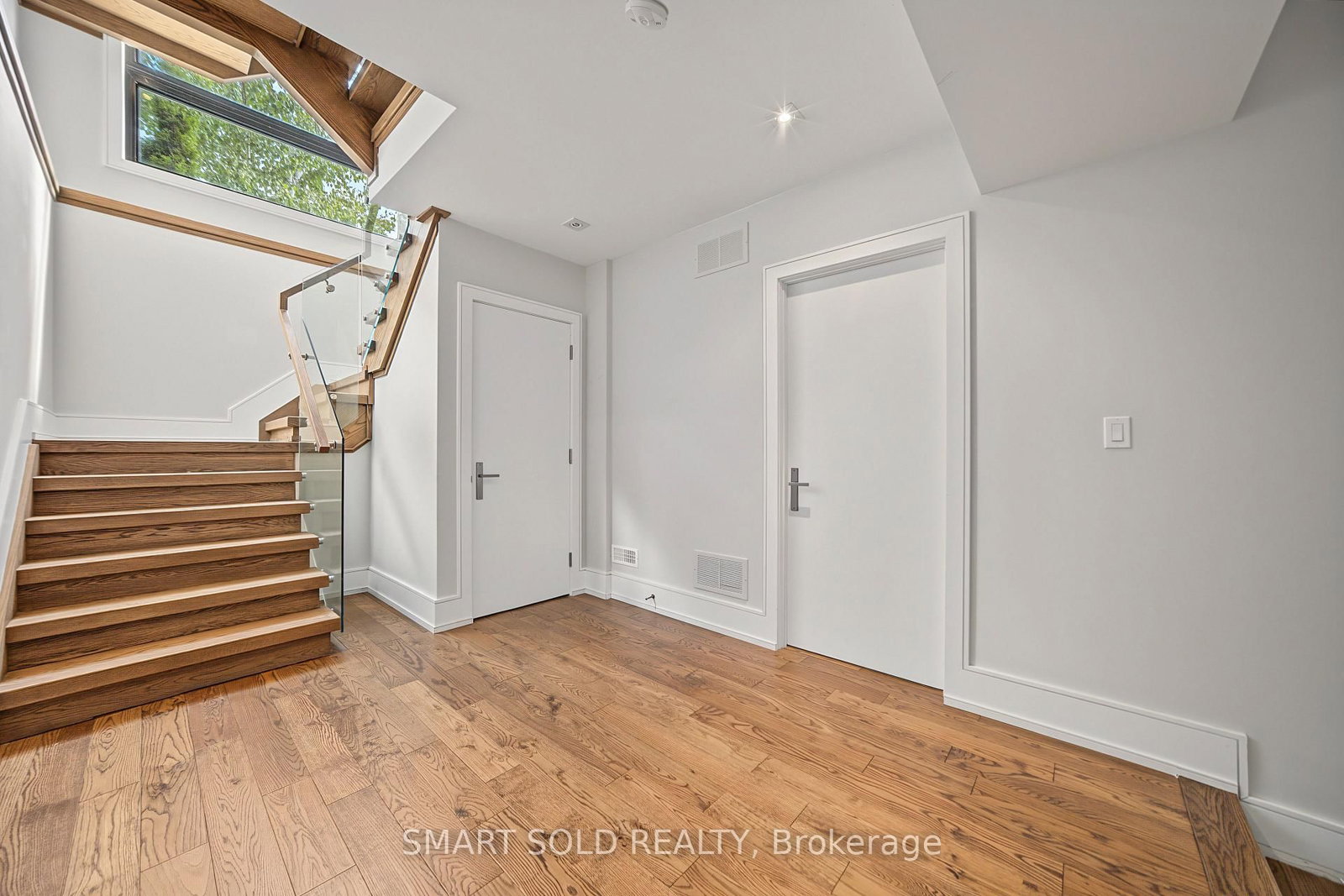 588 Conacher Drive • Toronto, ON photo 39