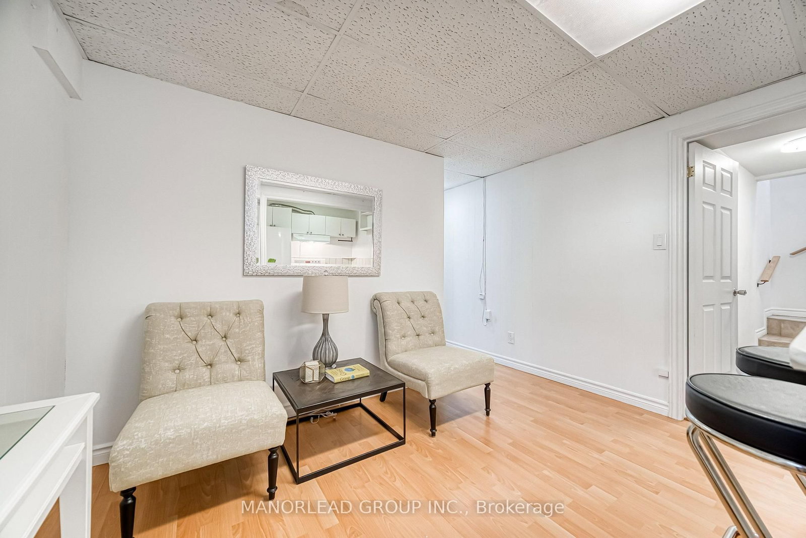 Lower - 28 Kingslake Road, Toronto 5
