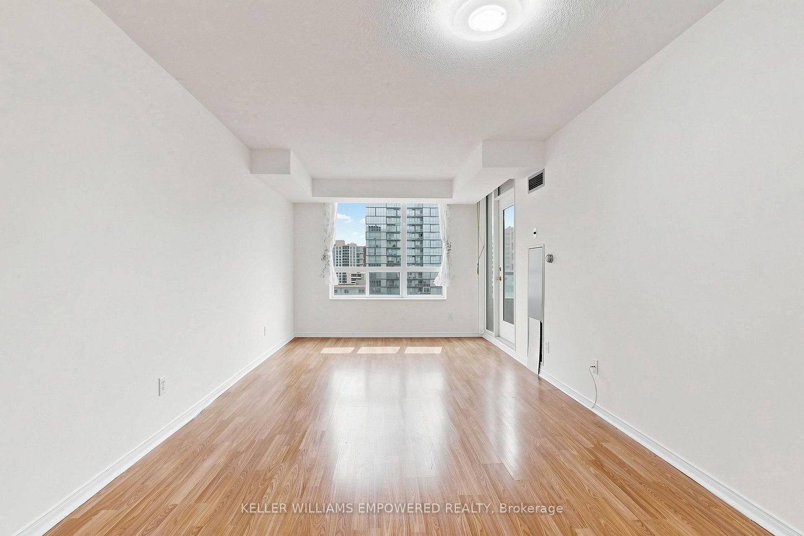238 Doris Avenue • #1511 • Toronto, ON photo 11