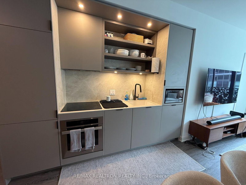 home for lease on 4706-55 Charles Street E