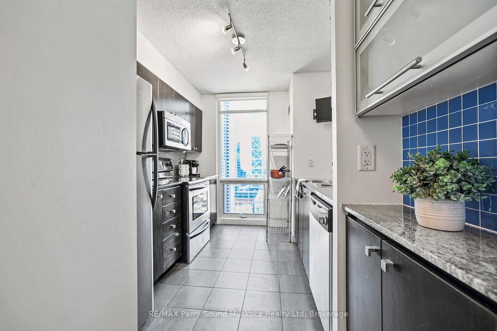 11 Brunel Court • Toronto, ON photo 10
