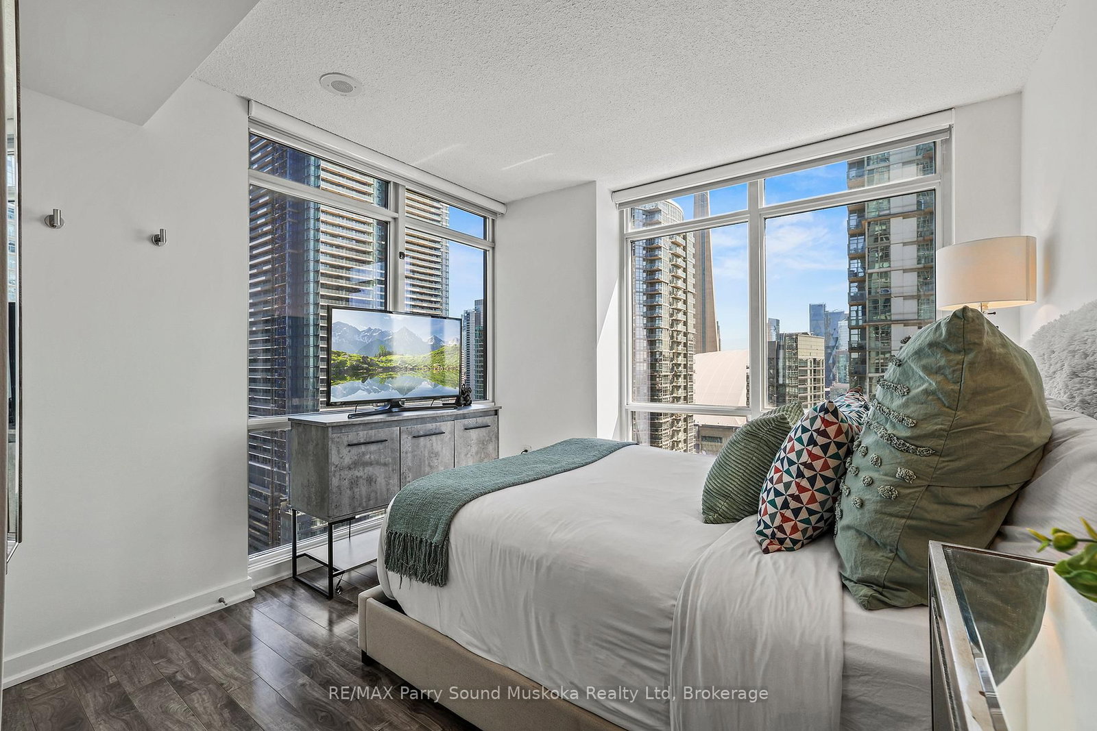 11 Brunel Court • Toronto, ON photo 12