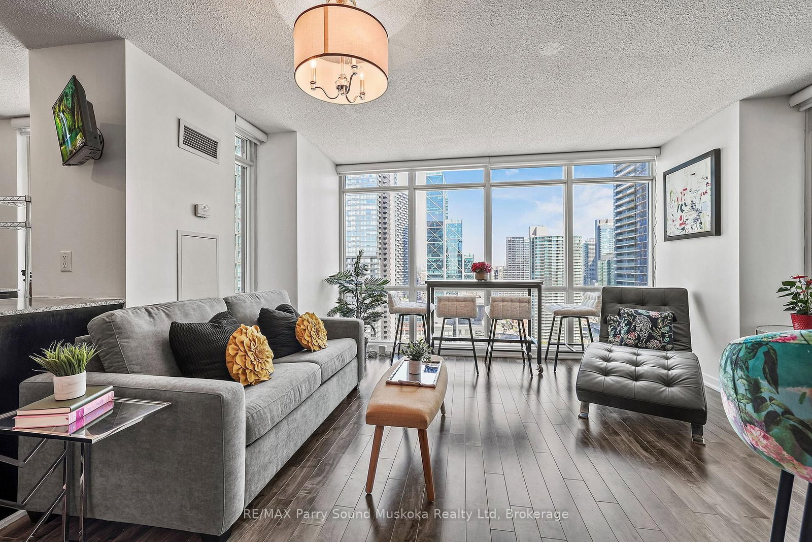 11 Brunel Court • Toronto, ON photo 2