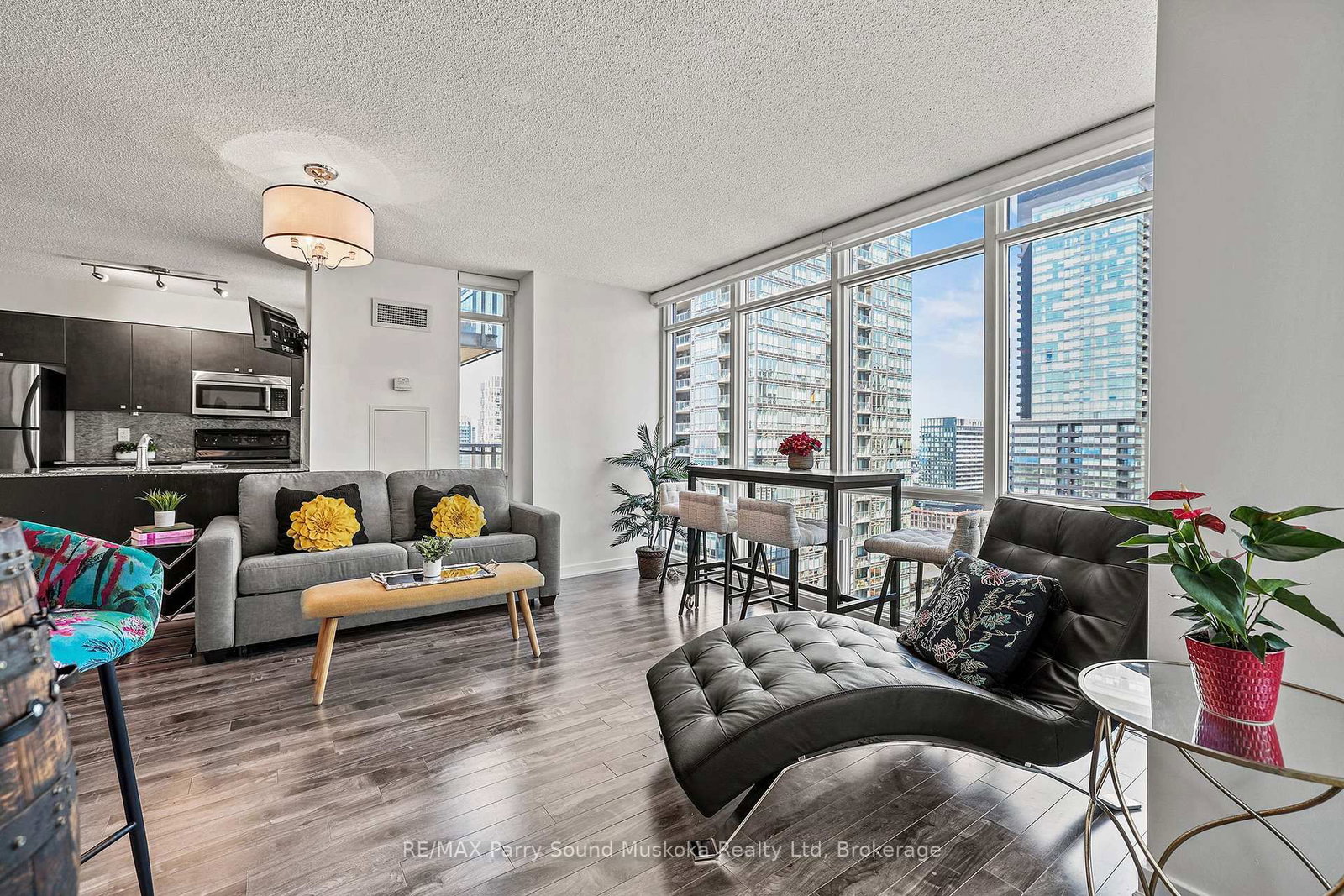 11 Brunel Court • Toronto, ON photo 6