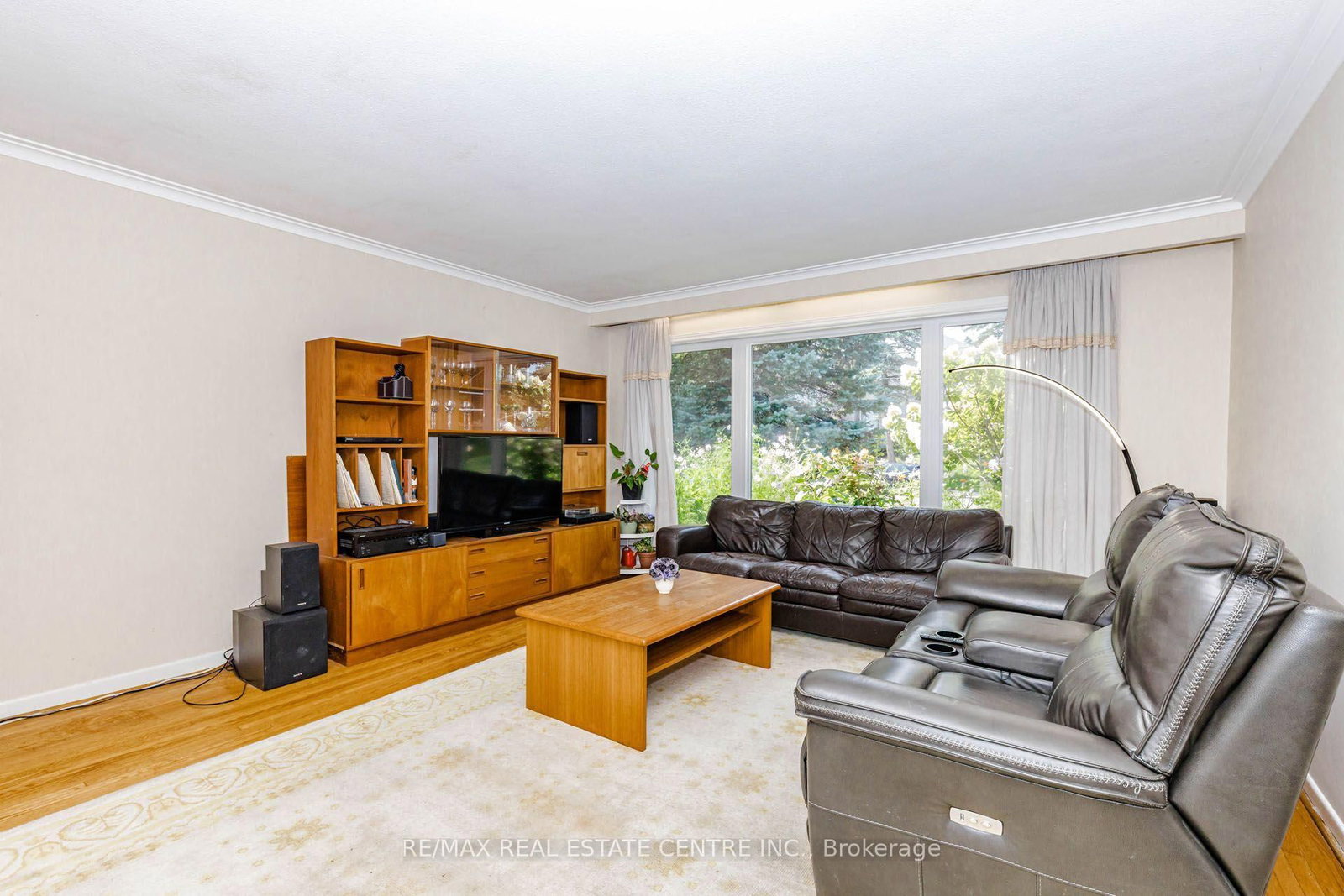 85 Snowcrest Avenue • Toronto, ON photo 10