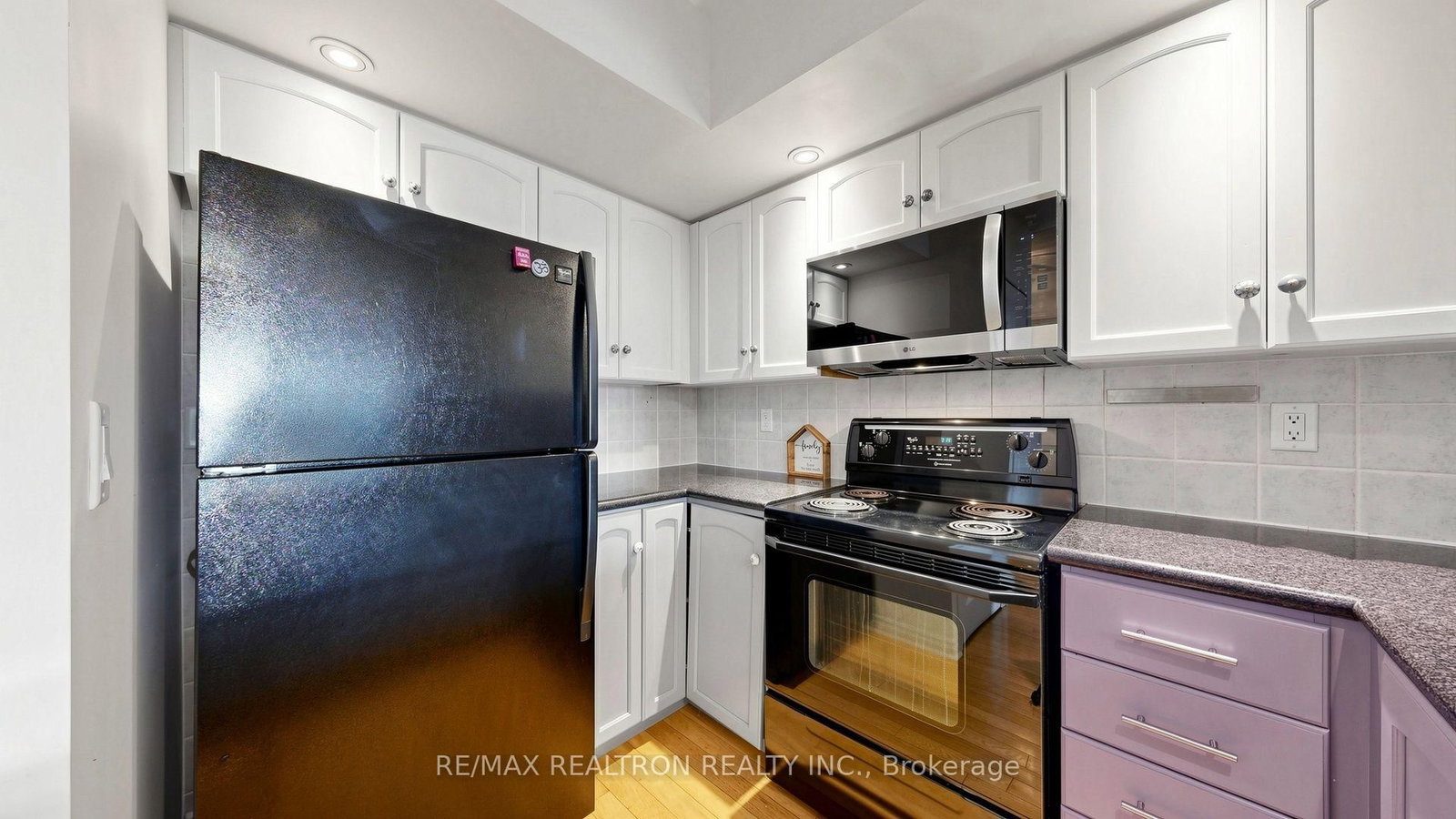 250 Wellington Street W • #1532 • Toronto, ON photo 19