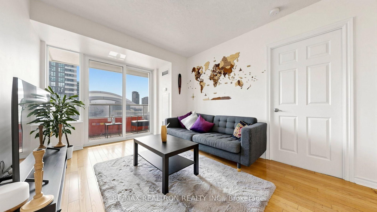 250 Wellington Street W • #1532 • Toronto, ON photo 6