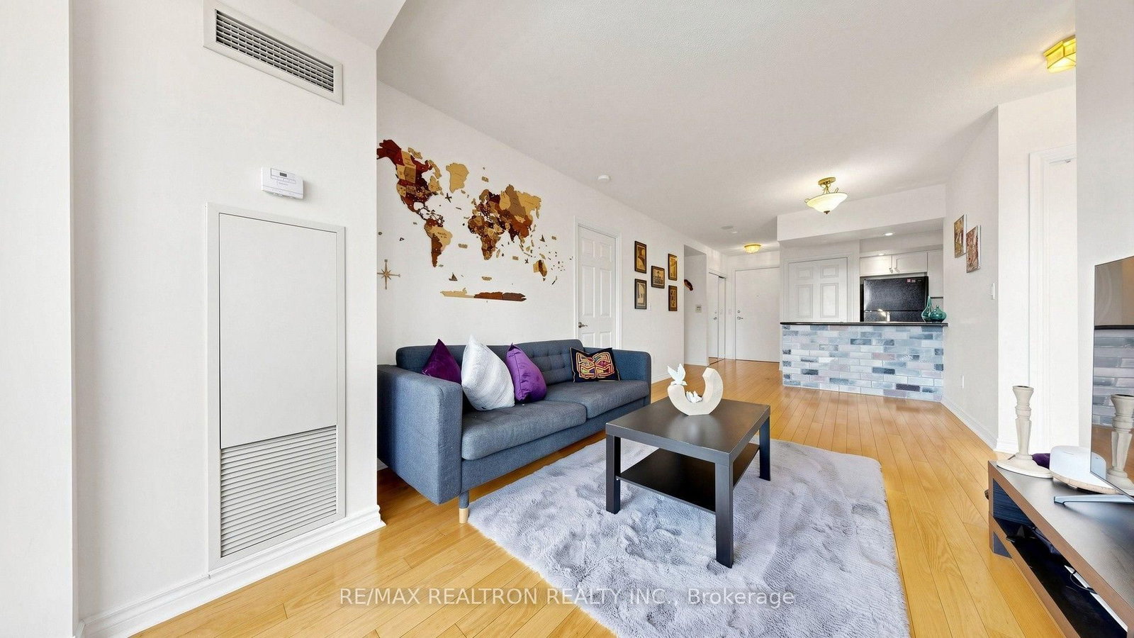250 Wellington Street W • #1532 • Toronto, ON photo 9