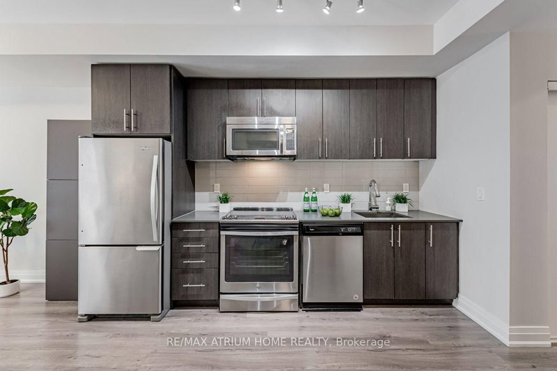 18 - 780 Sheppard Avenue E