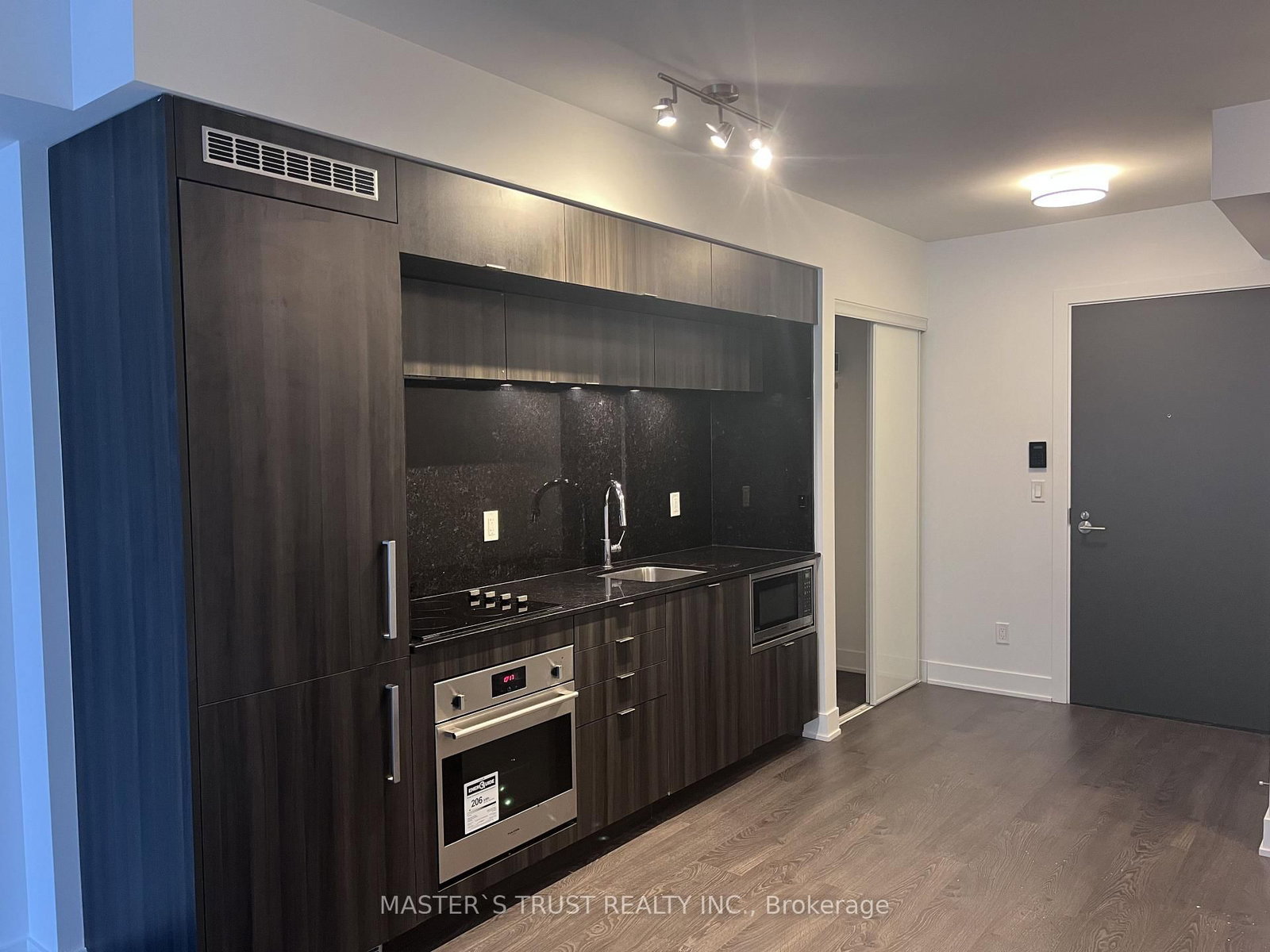 38 Cameron Street • #401 • Toronto, ON photo 11