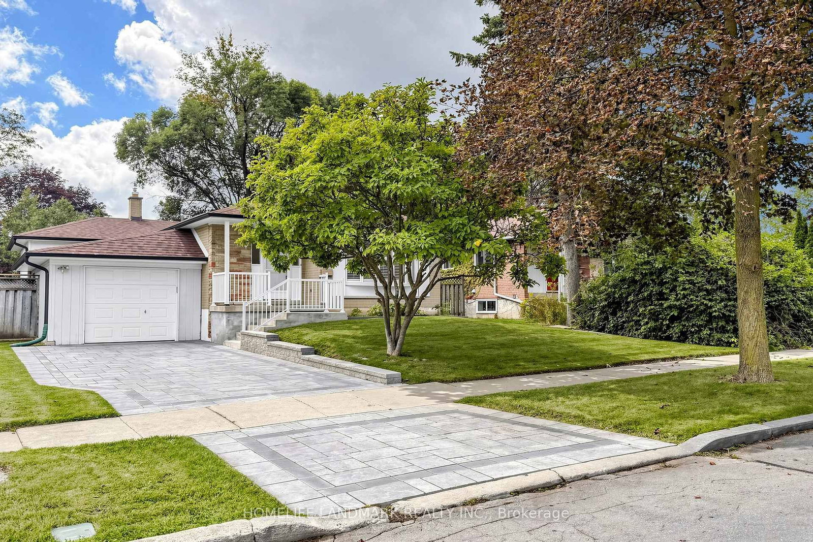 29 Dexter Boulevard • Toronto, ON photo 1