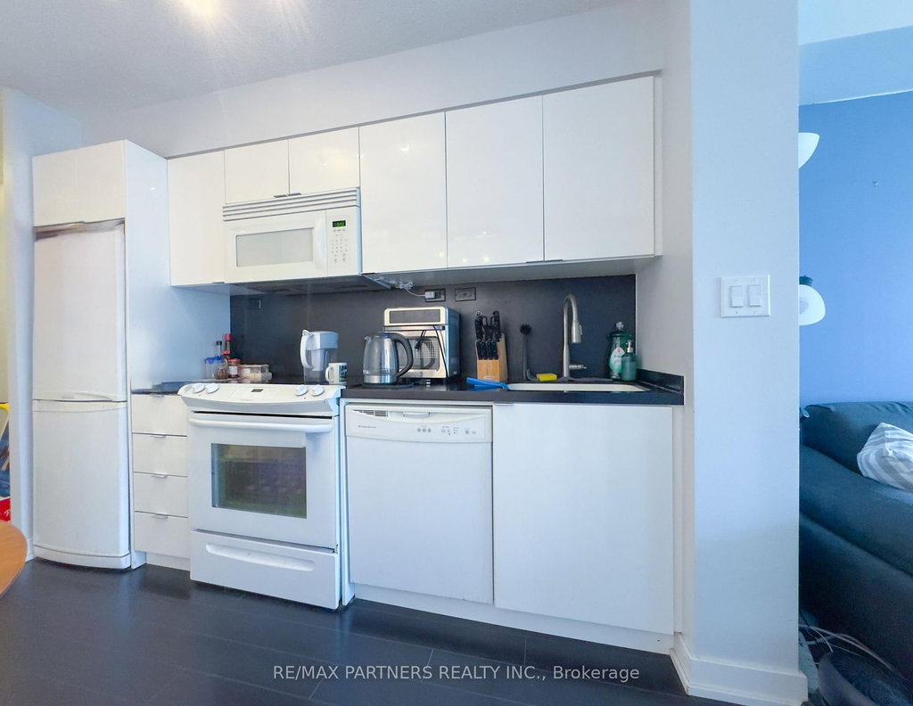 719 - 10 Capreol Court 2