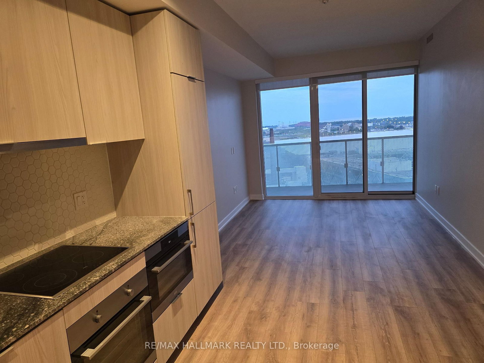 2210 - 15 Queens Quay E, Toronto 4