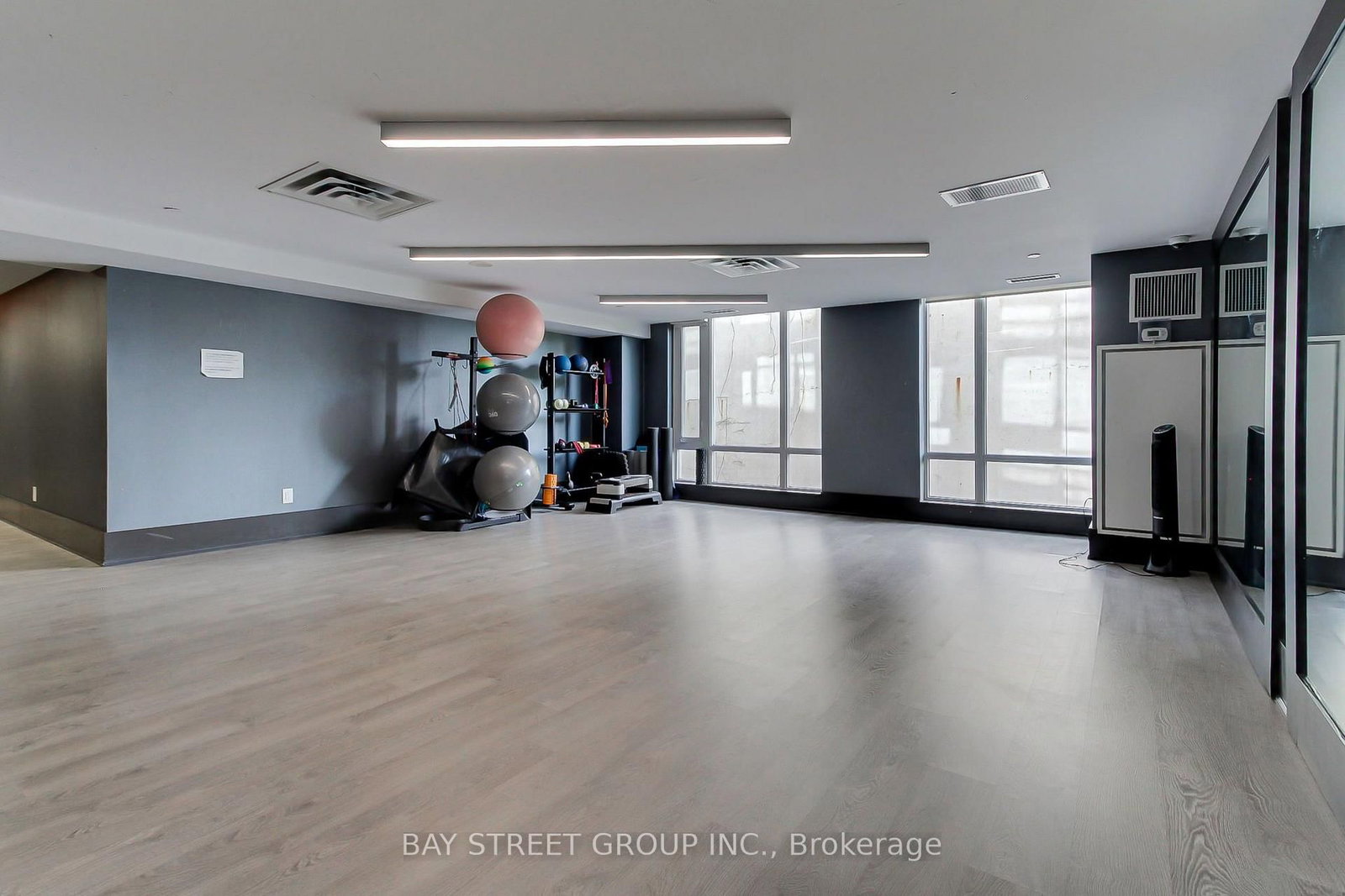 60 Berwick Avenue • #1212 • Toronto, ON photo 27