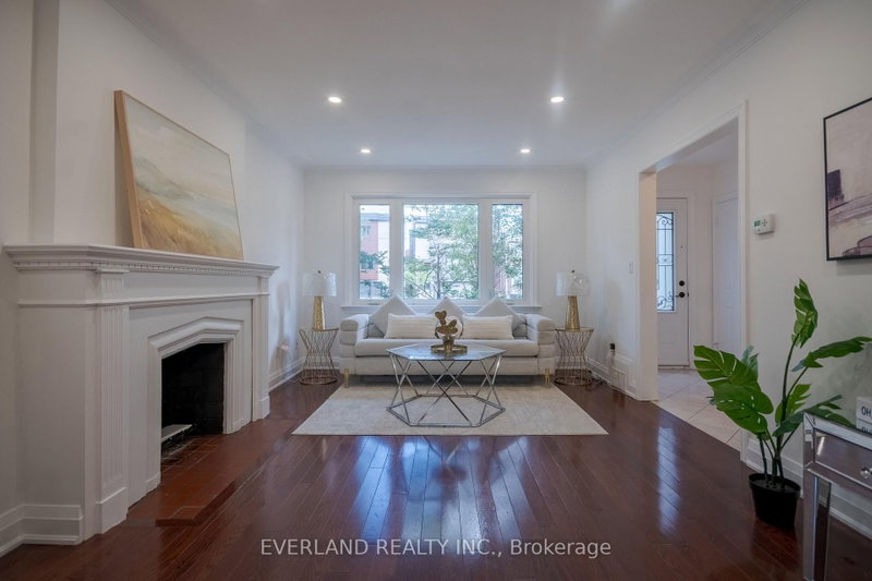 351 Lawrence Avenue W